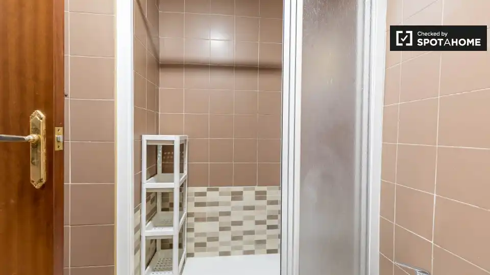 Baño de Piso de alquiler en Valencia con Aire acondicionado, Calefacción y Amueblado
