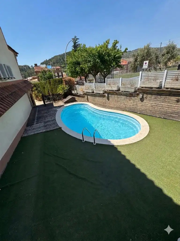 Piscina de Casa adosada en venta en La Palma de Cervelló con Aire acondicionado, Calefacción y Terraza