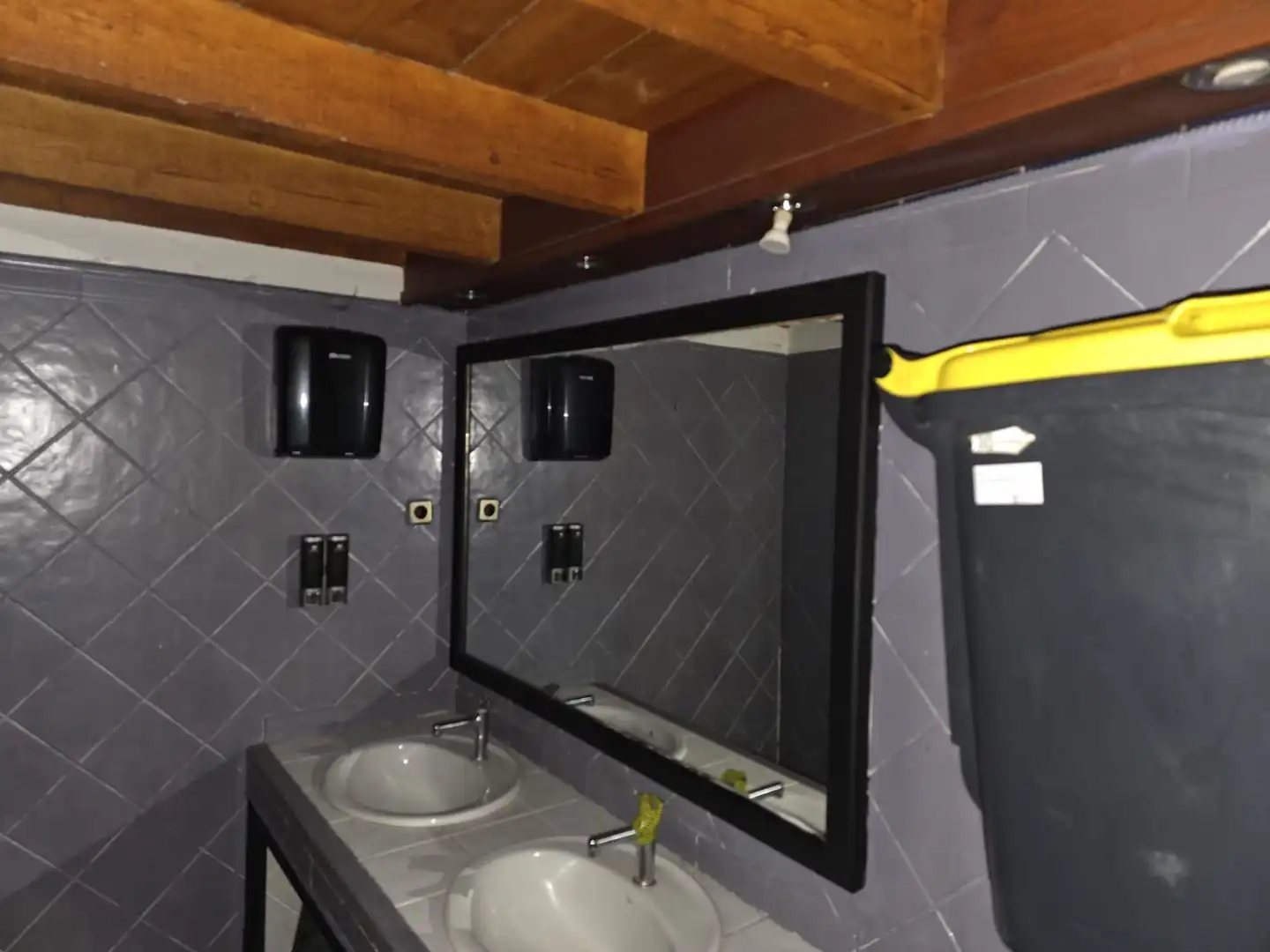 Bathroom of Commercial properties for rent in Gavà