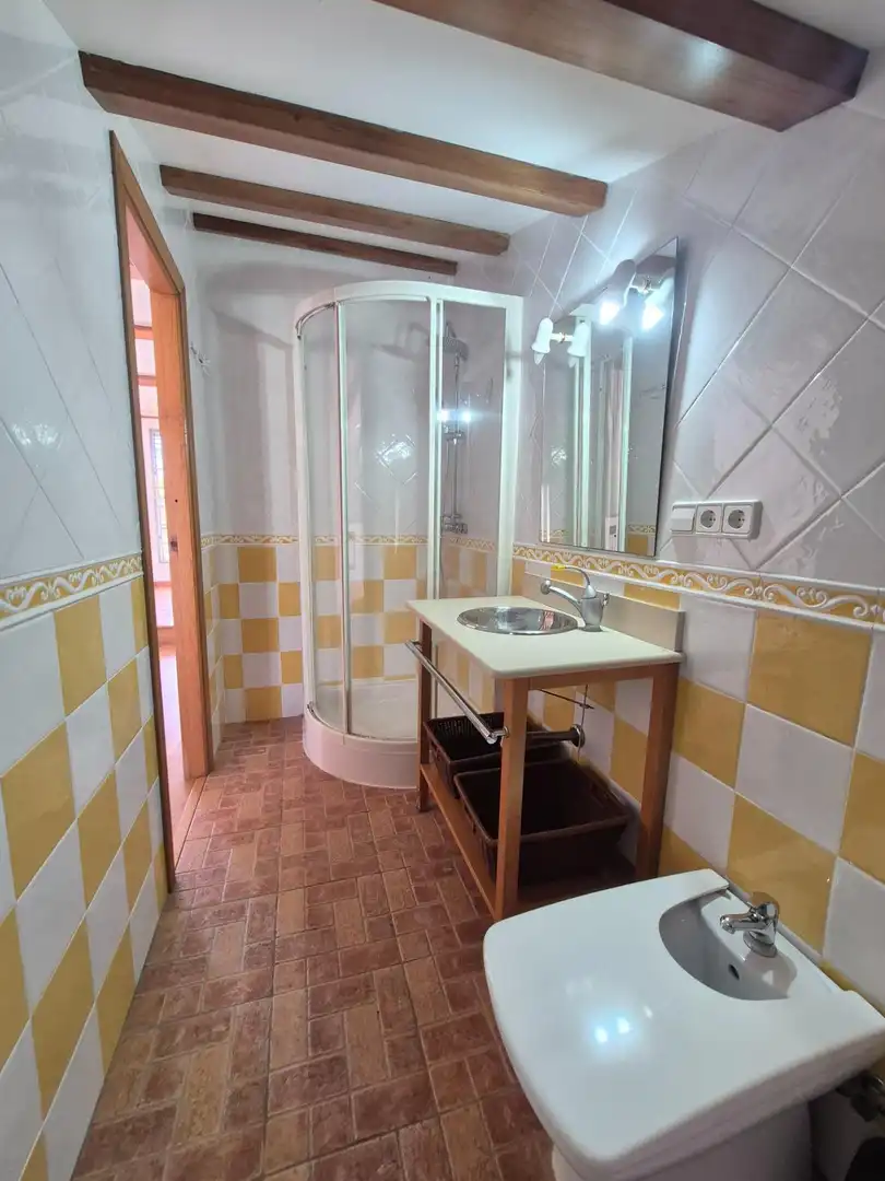 Baño de Casa adosada de alquiler en Manises con Aire acondicionado, Terraza y Amueblado