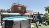 Piscina de Casa o xalet en venda en Cunit amb Calefacció, Jardí privat i Terrassa