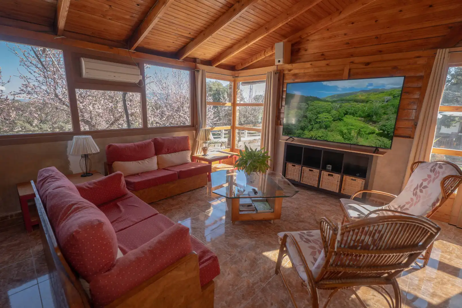 Sala de estar de Finca rústica en venta en Nevada con Aire acondicionado, Jardín privado y Terraza
