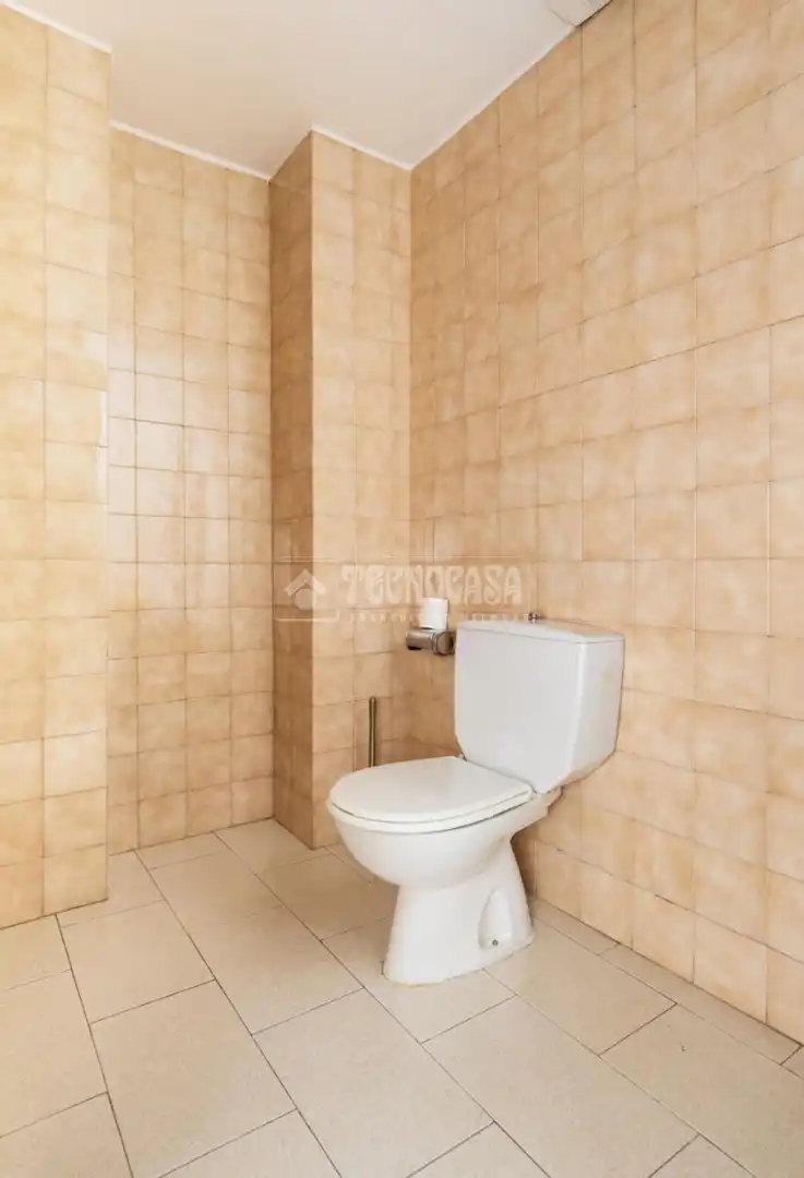 Bathroom of Flat for sale in Zaragoza  with Air Conditioner, Heating and Balcony