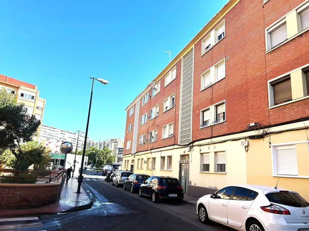 Vista exterior de Apartament en venda en Zaragoza amb Forn i Rentadora