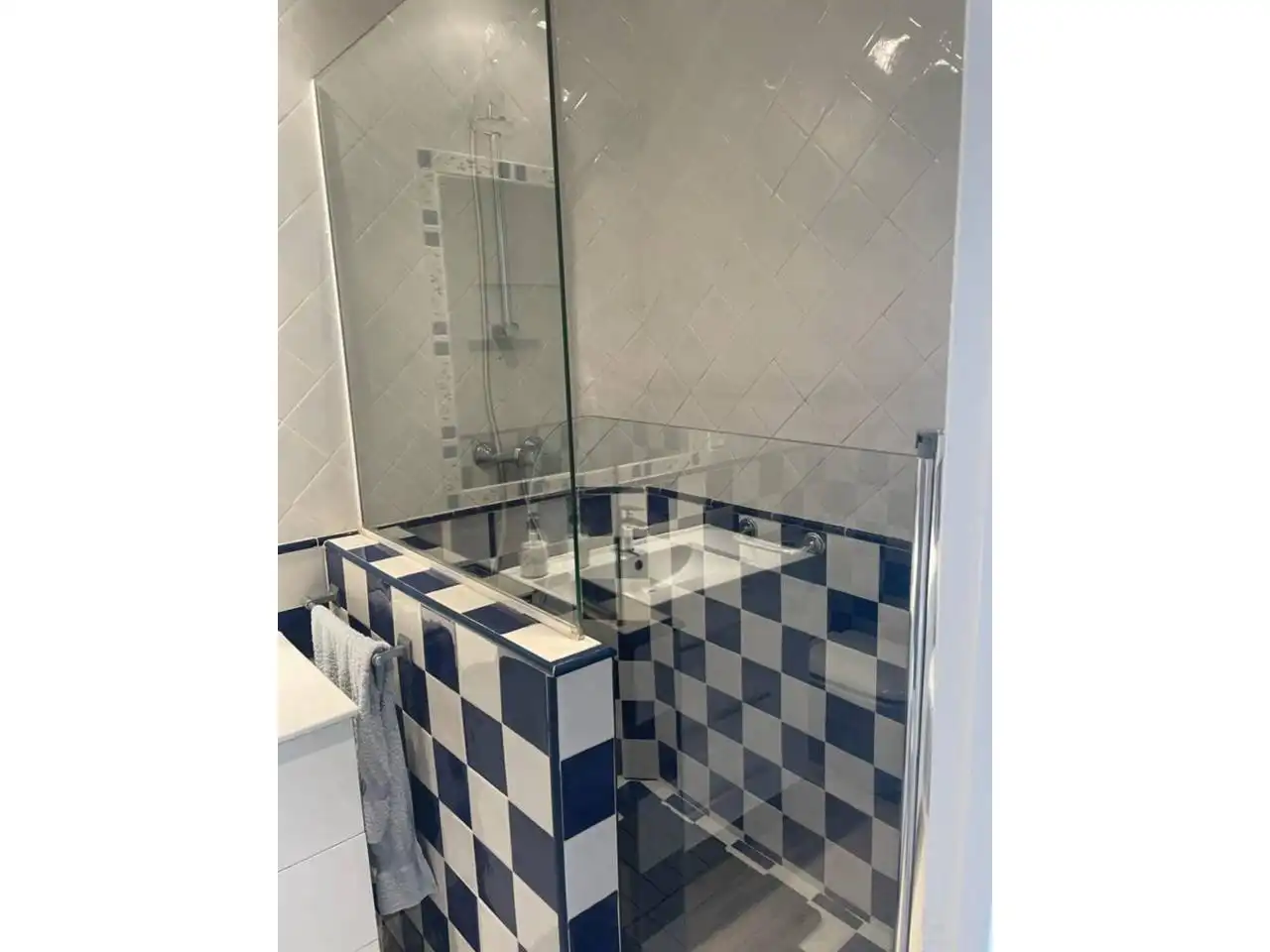 Bathroom of Flat for rent in Vilanova i la Geltrú  with Private garden, Terrace and Furnished