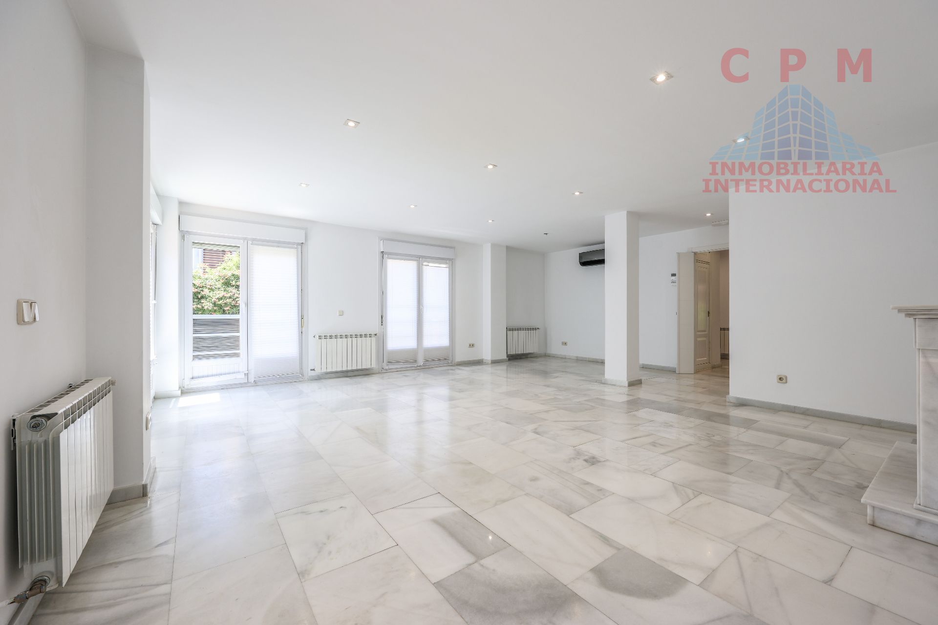 Sala d'estar de Casa adosada de lloguer en  Madrid Capital amb Aire condicionat, Calefacció i Jardí privat