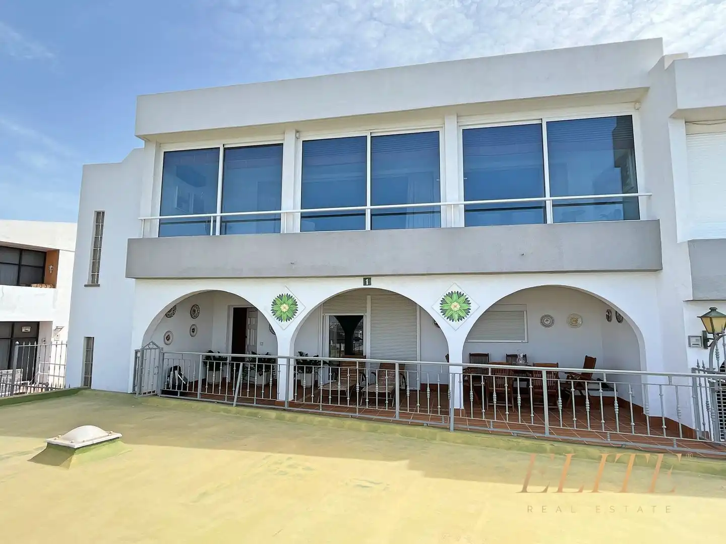 Exterior view of Houses for sale in San Bartolomé de Tirajana  with Air Conditioner, Terrace and Storage room