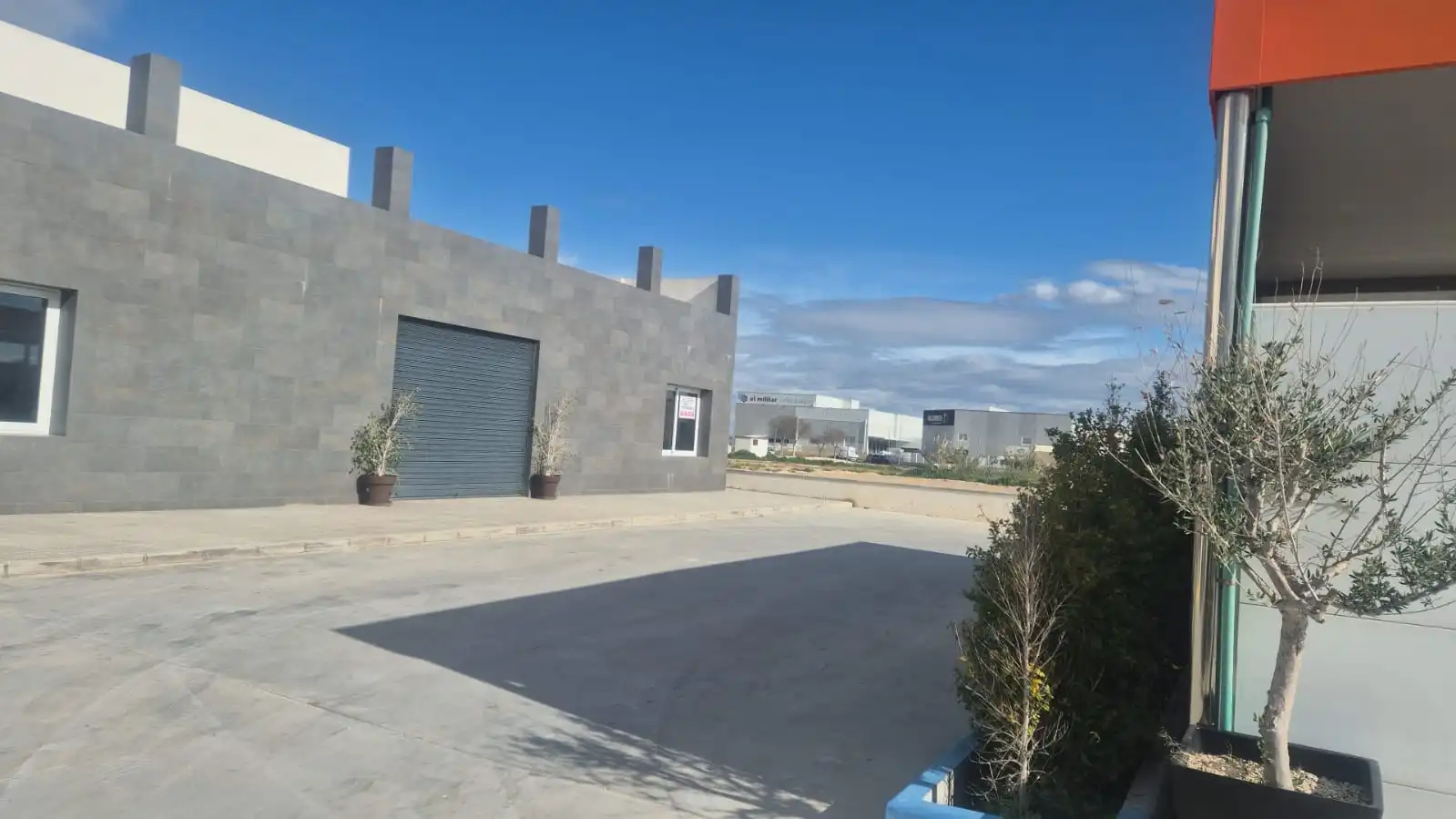 Vista exterior de Local de alquiler en Granja de Rocamora con Parquet