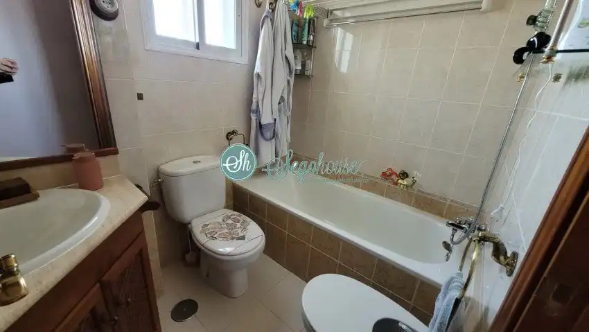 Bathroom of Flat for sale in Segovia  with Heating, Parquet flooring and Terrace