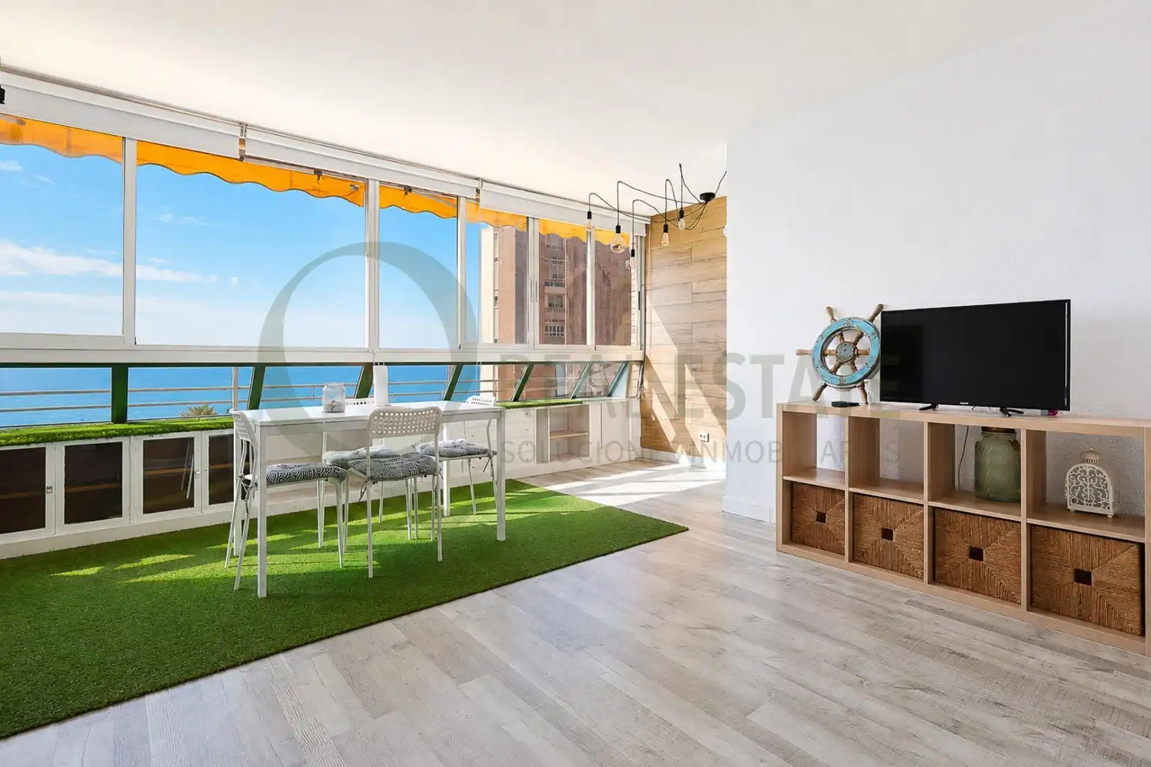 Sala d'estar de Pis en venda en Alicante / Alacant amb Aire condicionat, Parquet i Balcó