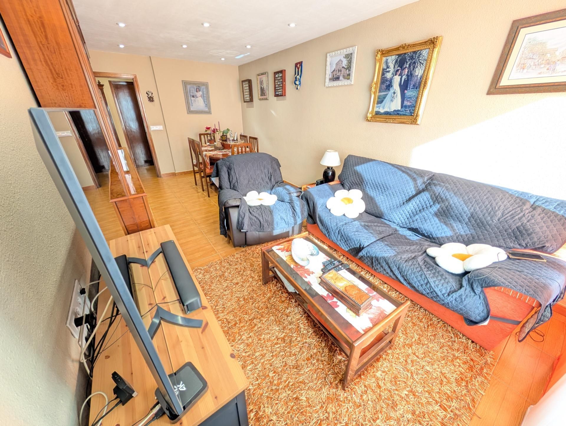 Living room of Flat for sale in Oviedo   with Heating, Terrace and Storage room