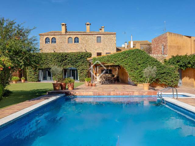 Casa-chalet en Venta en Ullastret