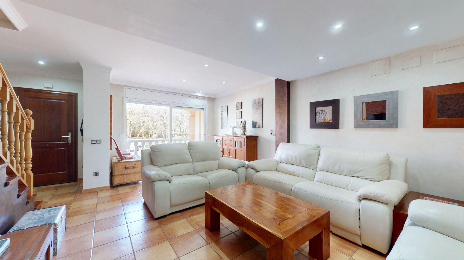 Sala d'estar de Casa adosada en venda en Castell-Platja d'Aro amb Aire condicionat, Calefacció i Jardí privat