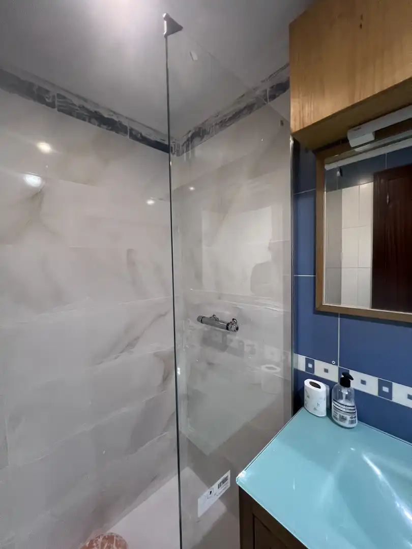 Baño de Piso en venta en Narón con Terraza