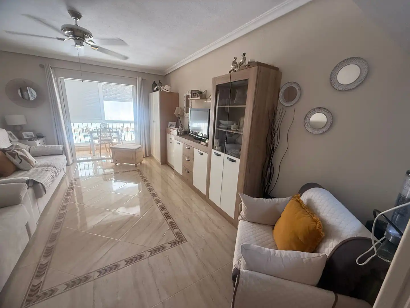 Sala d'estar de Estudi en venda en Torrevieja amb Aire condicionat, Moblat i Forn