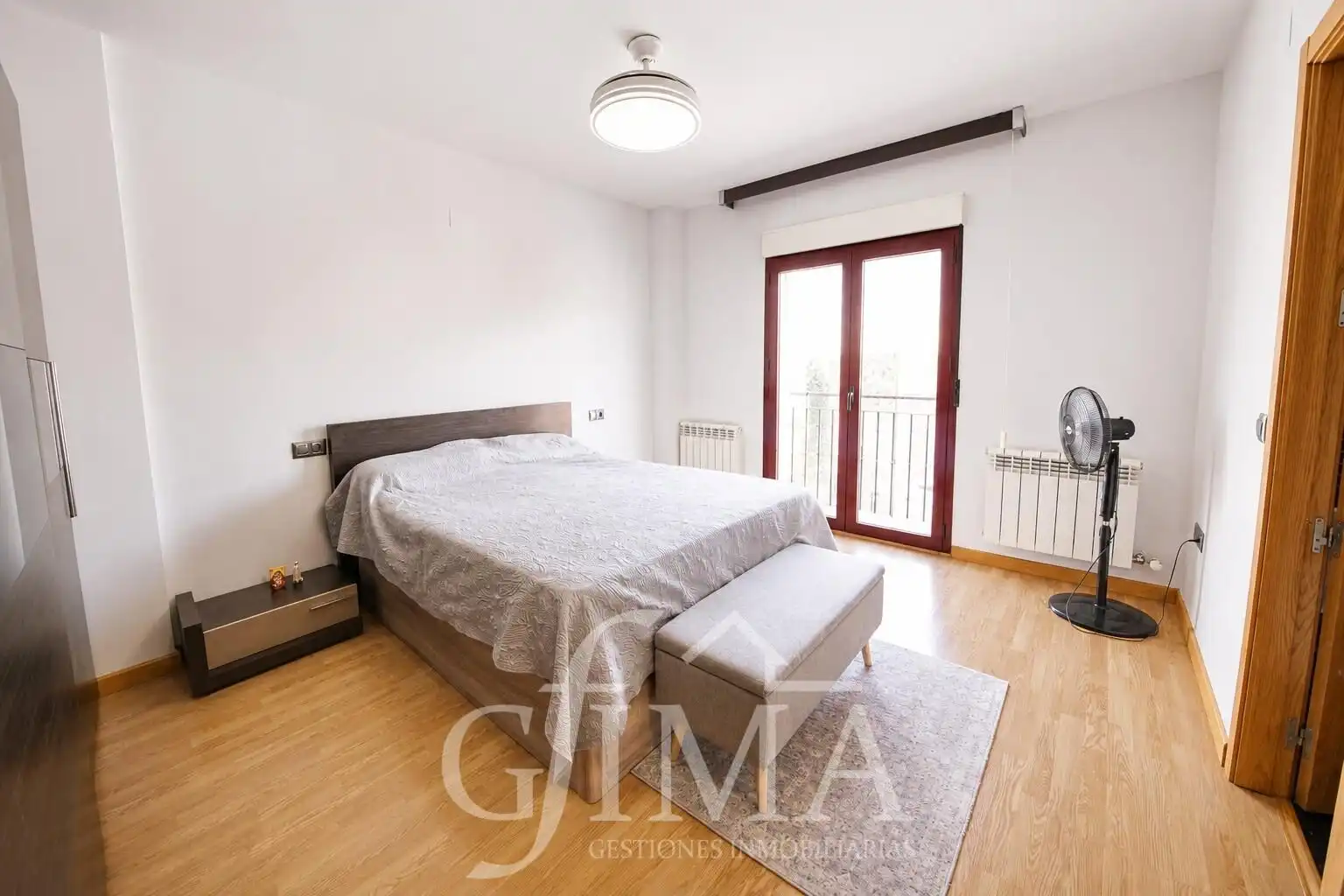 Habitación de Casa adosada en venta en Tomelloso con Calefacción y Amueblado