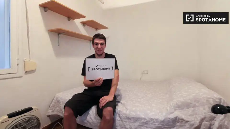 Room in La Sagrera