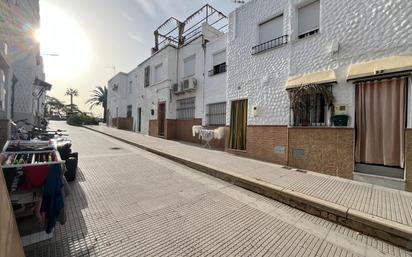 Vista exterior de Casa adosada en venda en Aljaraque