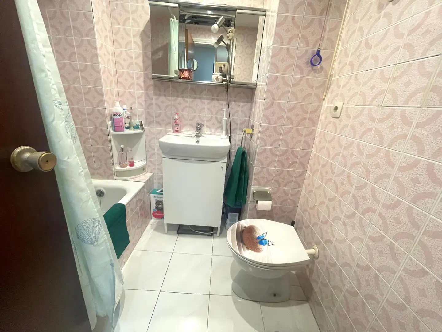 Bathroom of Flat for sale in Bilbao   with Heating, Terrace and Furnished