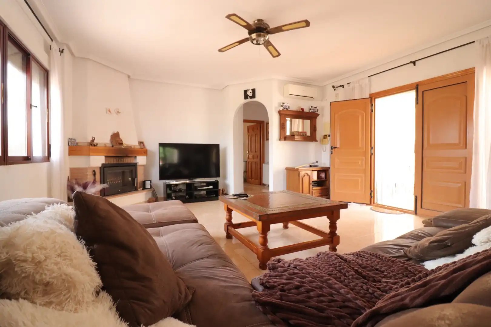 Sala d'estar de Casa o xalet en venda en Daya Vieja amb Terrassa i Traster