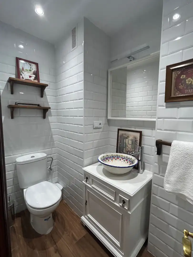 Baño de Piso en venta en Gijón  con Calefacción y Amueblado