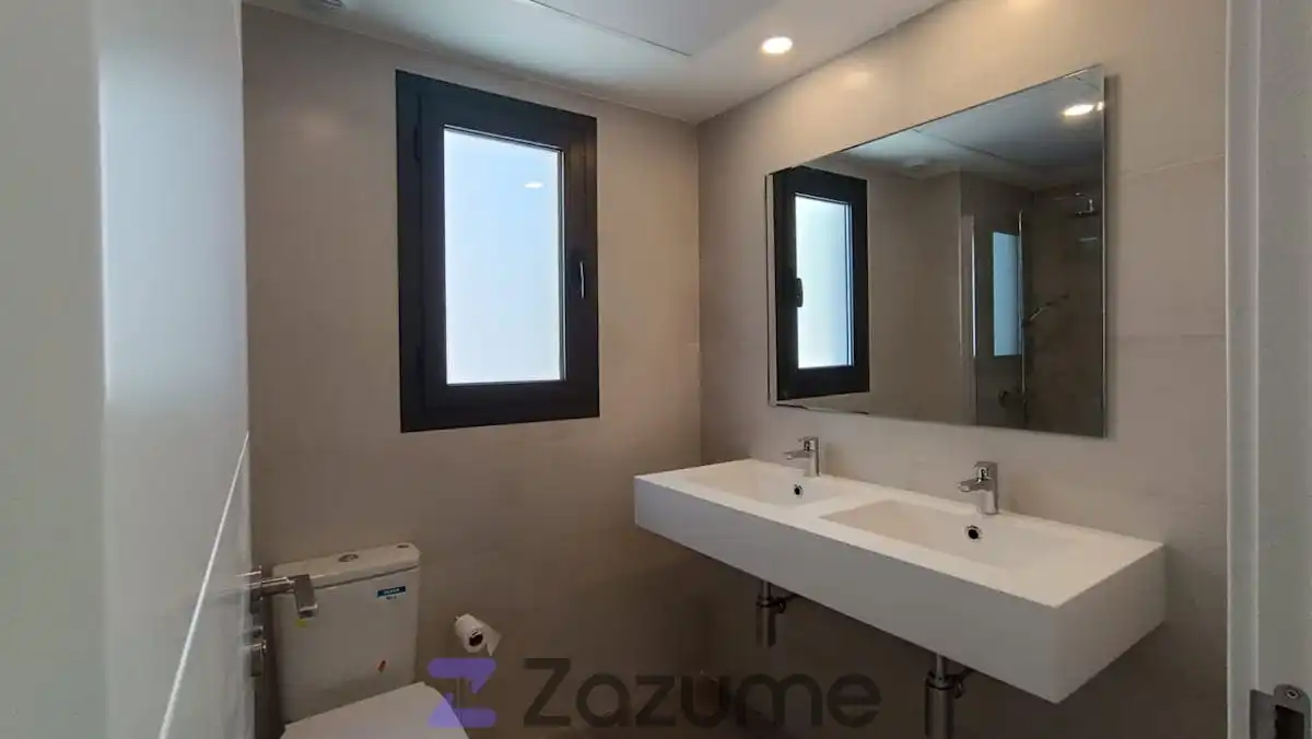 Baño de Piso de alquiler en Benalmádena con Aire acondicionado, Parquet y Terraza