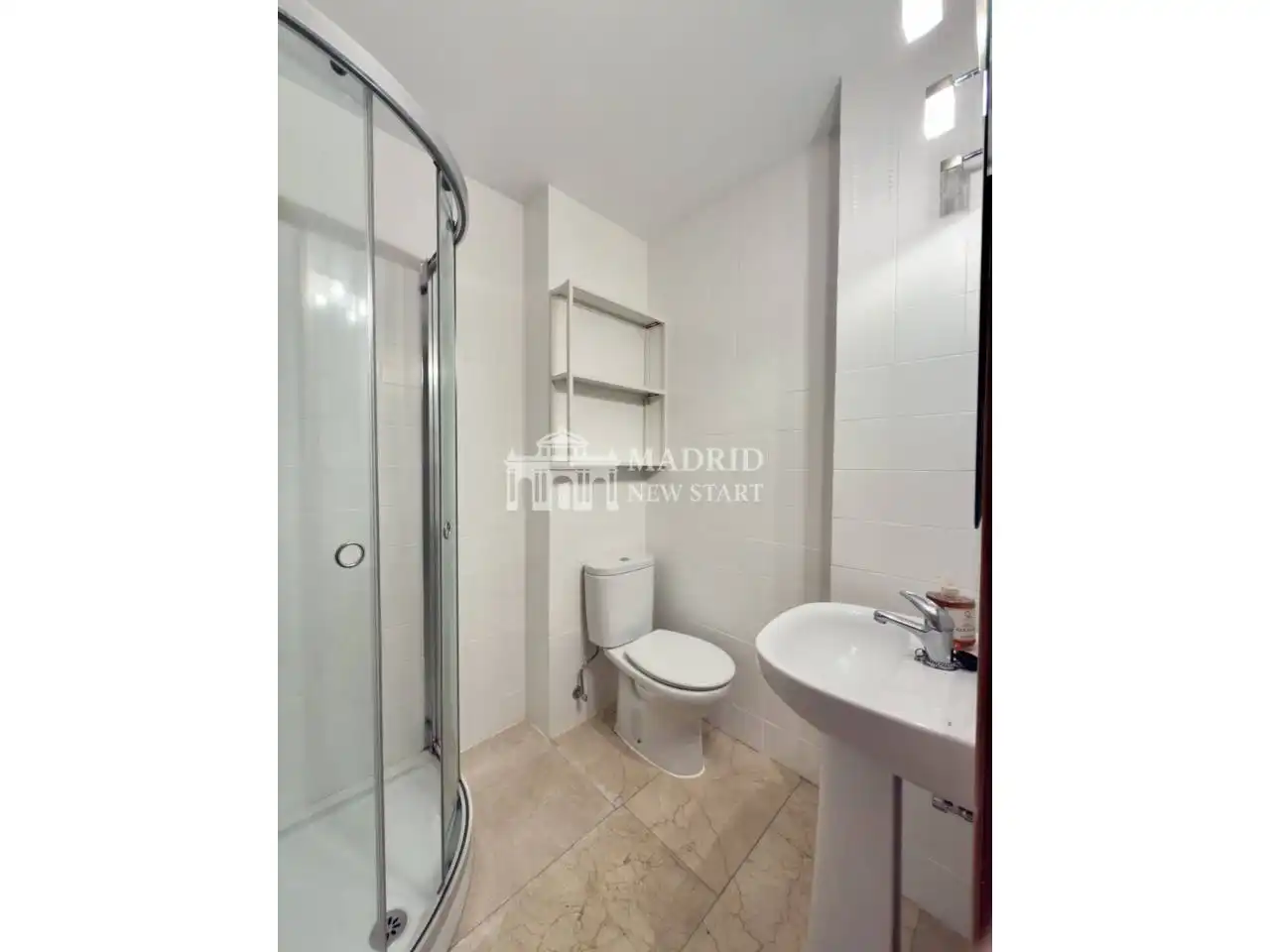 Baño de Piso de alquiler en Segovia con Calefacción, Parquet y Terraza