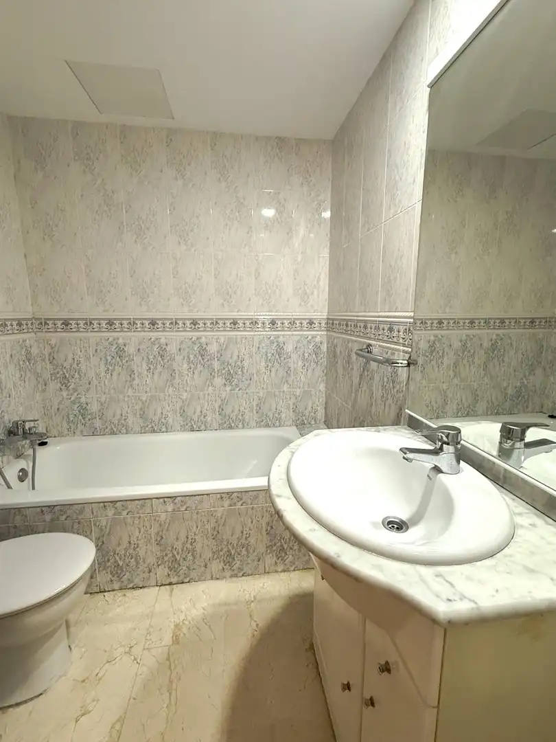 Badezimmer von Haus zum Verkauf in  Palma de Mallorca mit Klimaanlage, Heizung und Privatgarten