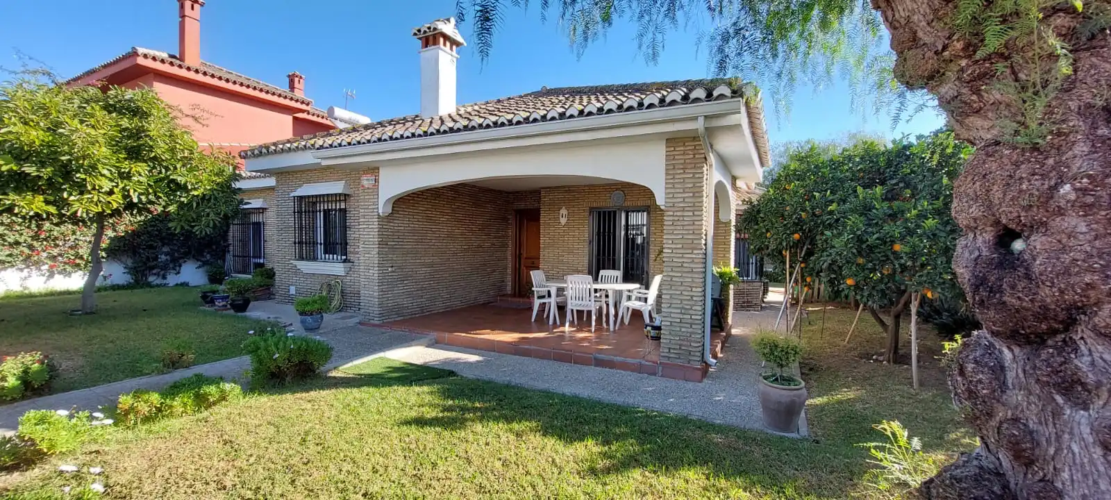 Chalet con terraza en venta en Calle de las Petunias