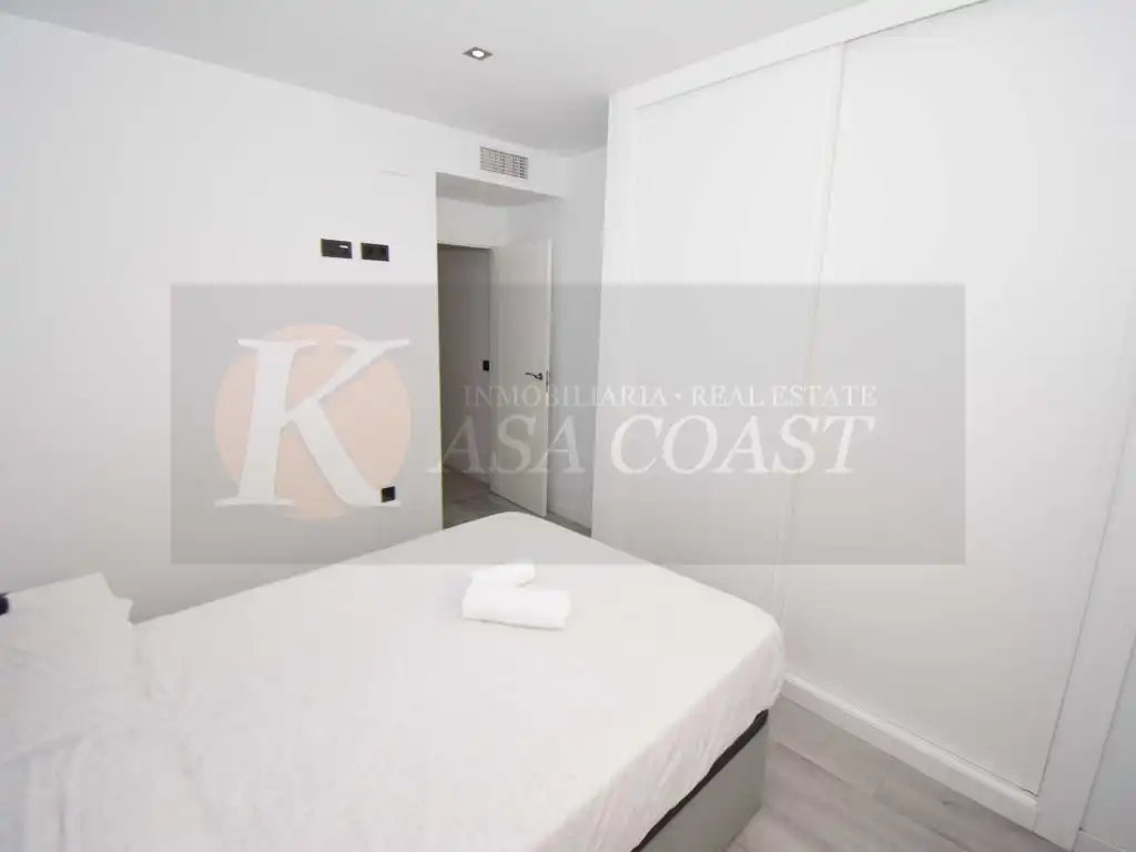 Habitación de Piso en venta en Fuengirola con Aire acondicionado, Terraza y Balcón