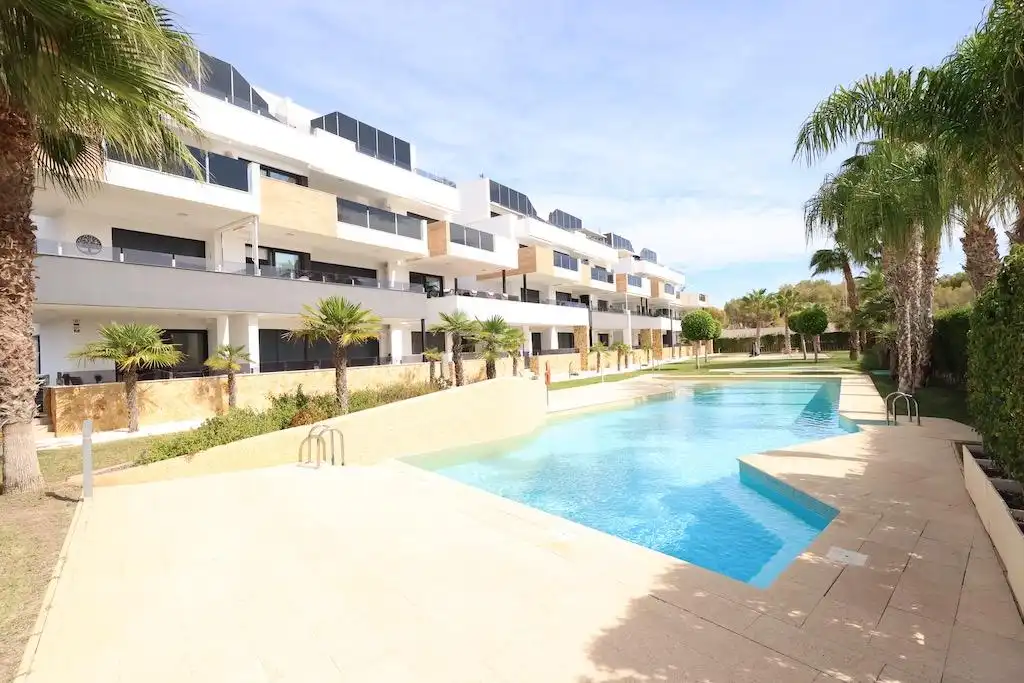 Apartamento con terraza en venta en Orihuela Costa, imagen 6
