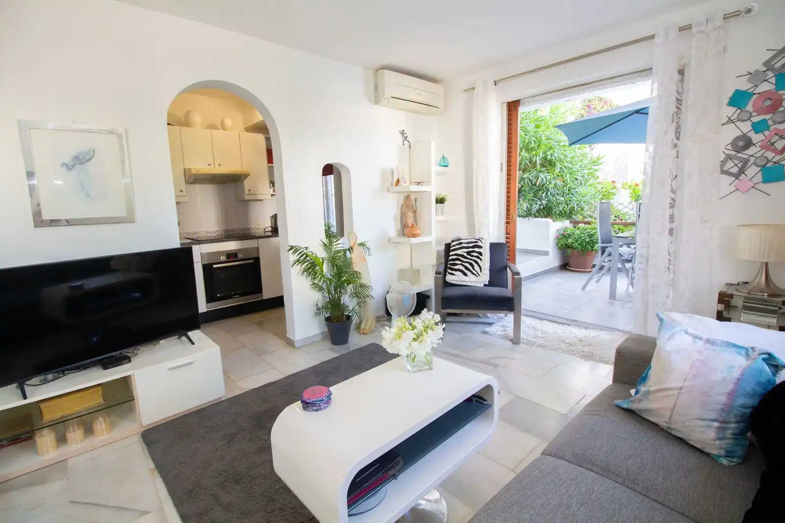 Vivienda con piscina en venta en Urbanización la Alzambra 11, imagen 3