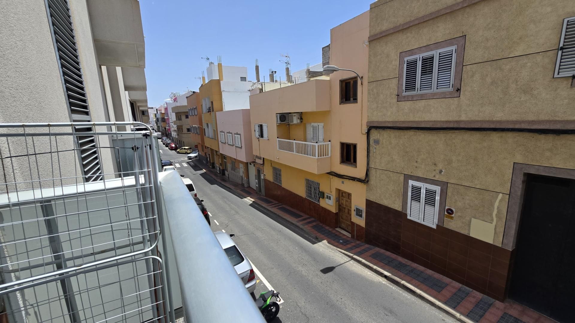 Exterior view of Flat to rent in San Bartolomé de Tirajana  with Balcony