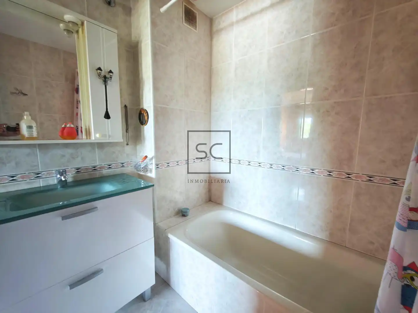 Baño de Piso en venta en Narón con Calefacción, Parquet y Trastero