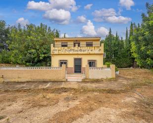 Vista exterior de Finca rústica en venda en Vilamarxant amb Aire condicionat, Calefacció i Jardí privat