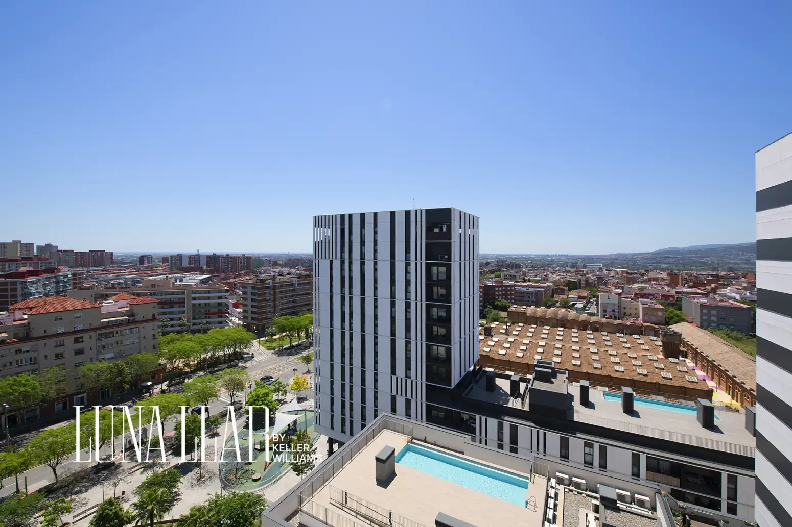 Habitación de Piso en venta en Cornellà de Llobregat con Aire acondicionado, Calefacción y Jardín privado