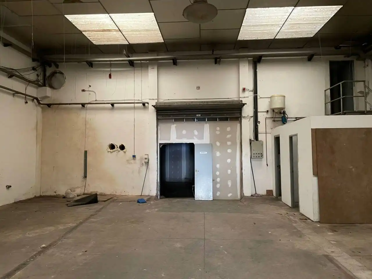 Nave industrial de alquiler en Vic con Alarma