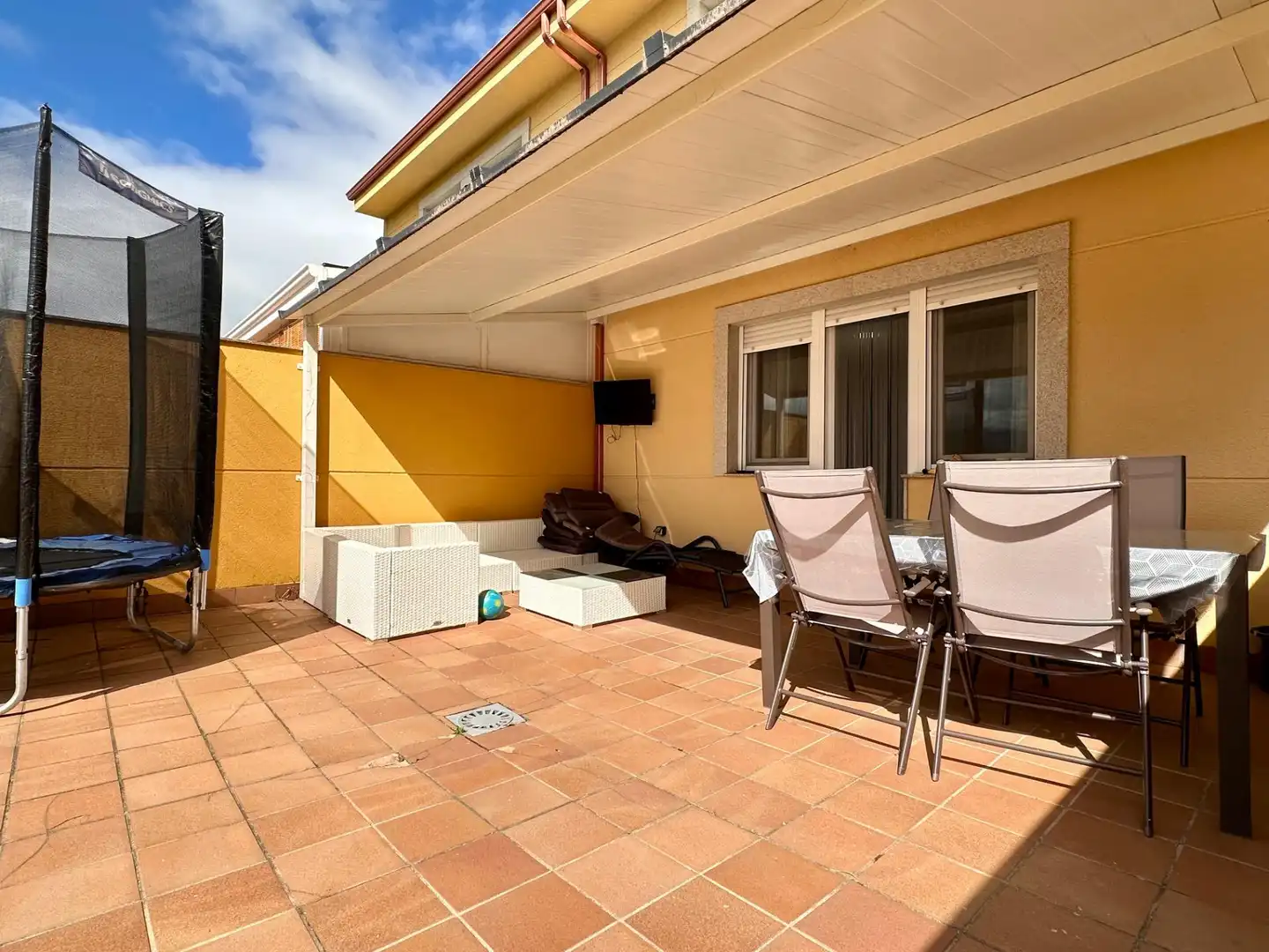 Terrassa de Casa adosada en venda en Camponaraya amb Calefacció, Jardí privat i Terrassa