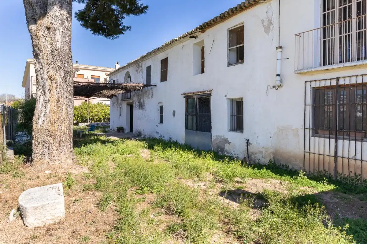 Houses for sale in Carrer ľ Alqueria de les Torres, Park Nord - Casona