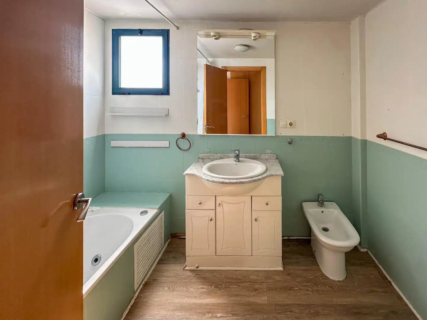 Badezimmer von Einfamilien-Reihenhaus zum Verkauf in Gandia mit Gemeinschaftspool