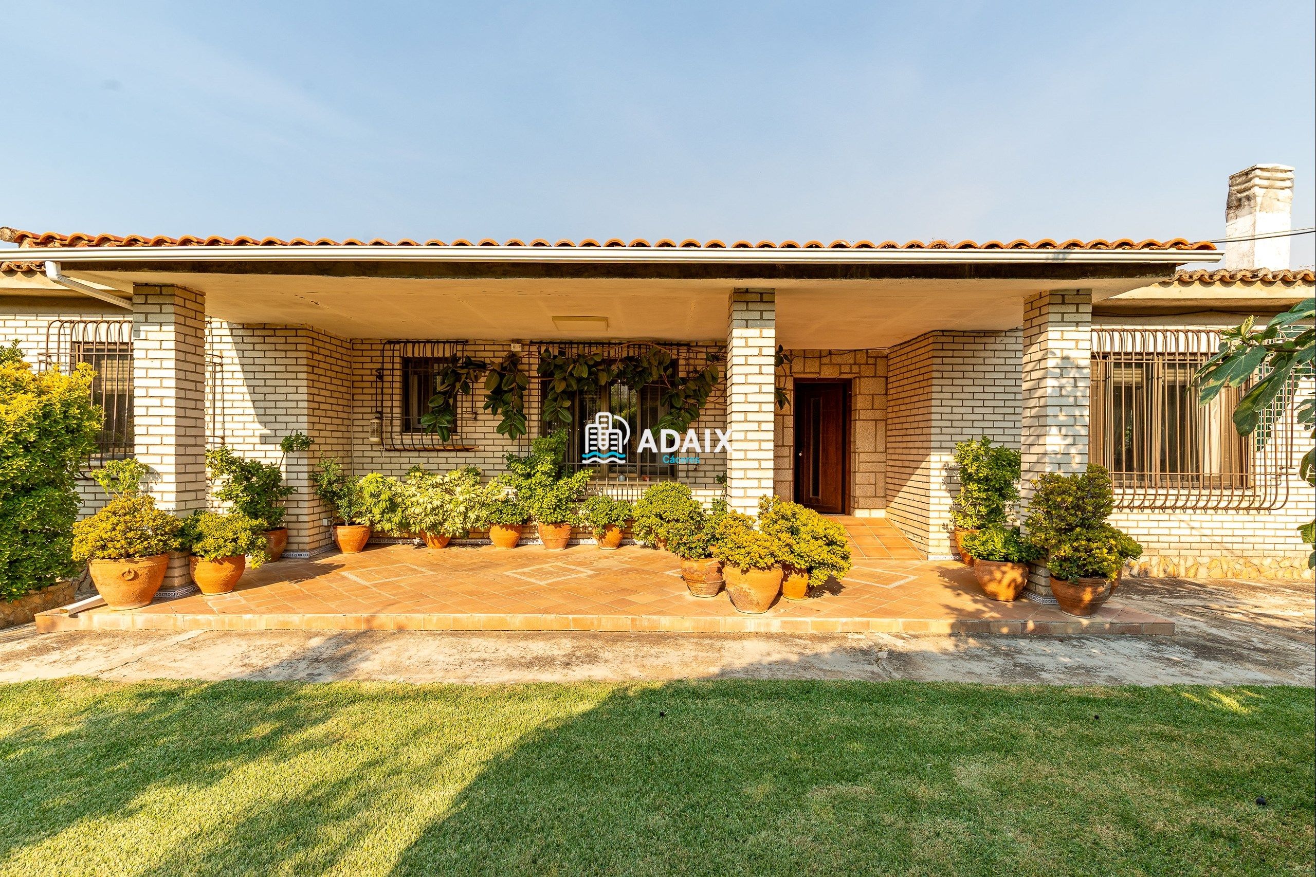 Exterior view of House or chalet for sale in Sierra de Fuentes  with Air Conditioner, Terrace and Storage room