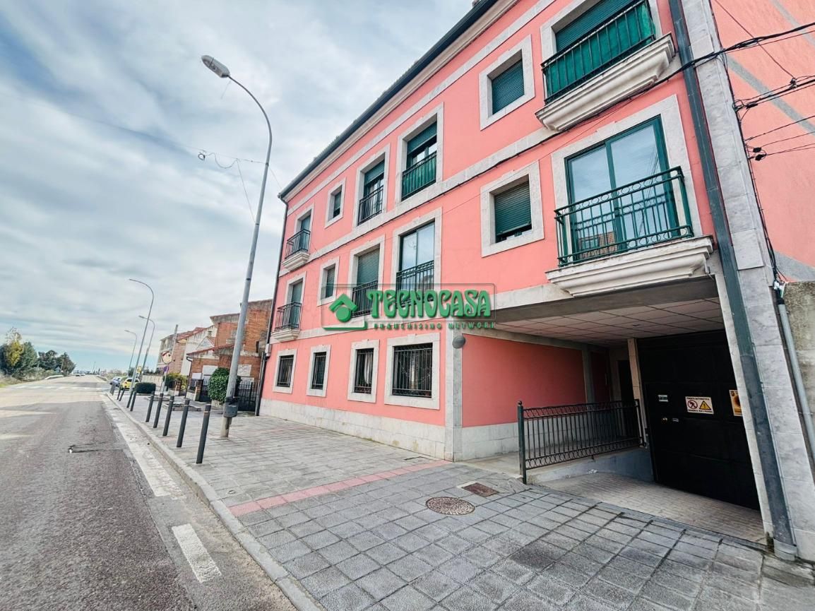 Exterior view of Flat for sale in Valmojado  with Furnished