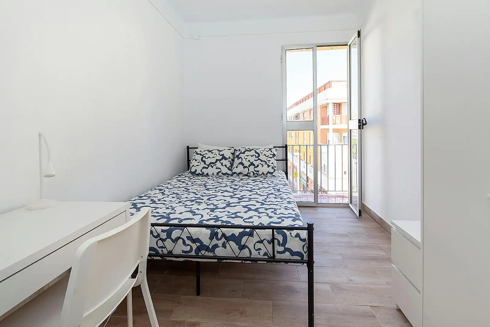 Habitación de Piso para compartir en Sevilla con Amueblado y Lavadora