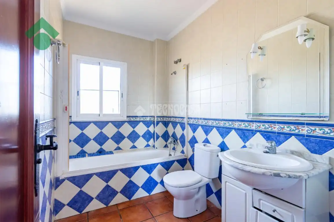 Baño de Finca rústica en venta en Vélez-Málaga con Jardín privado y Piscina