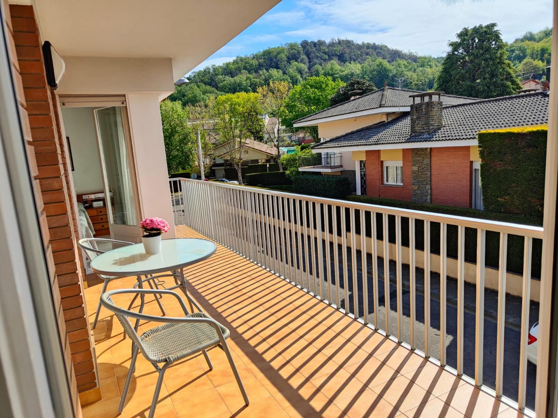 Casa adosada en venda a Pere Gussinyer, Olot