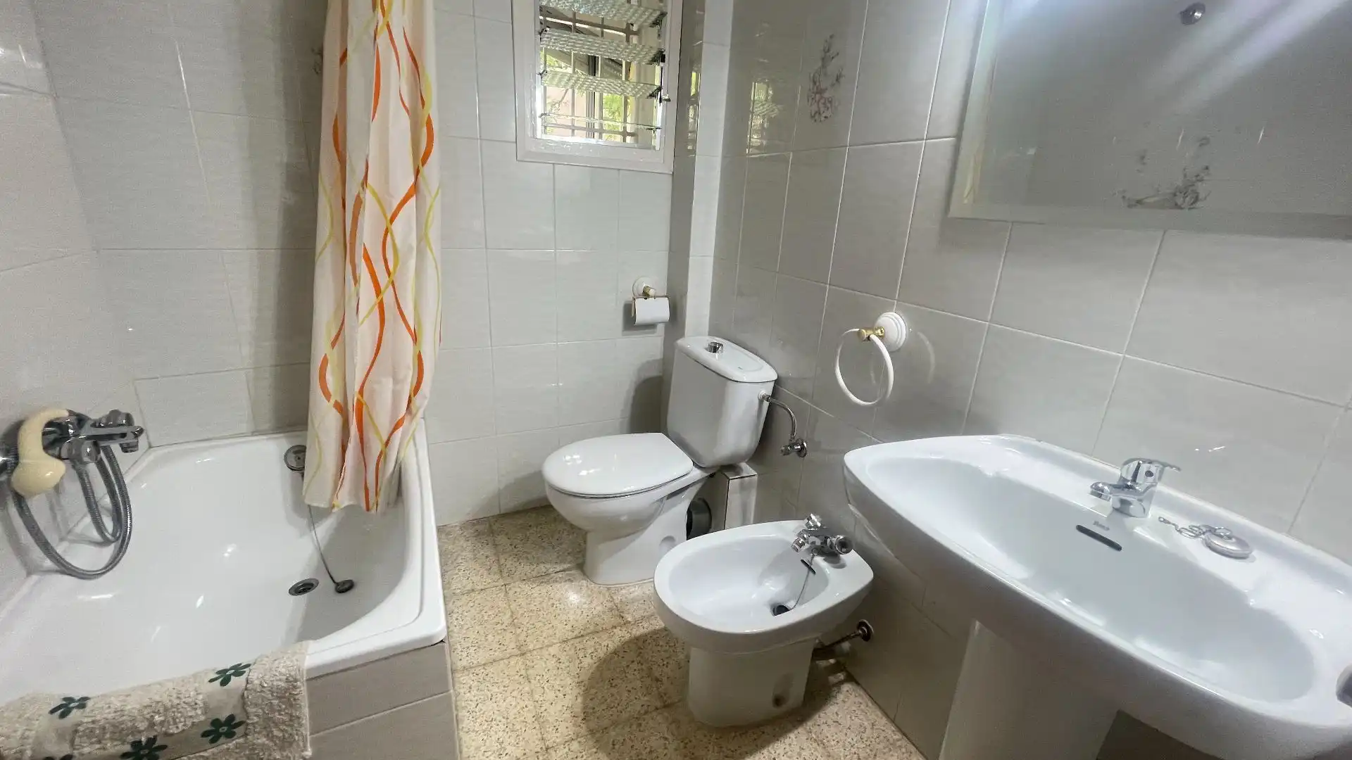 Bathroom of Flat for sale in Terrassa  with Terrace