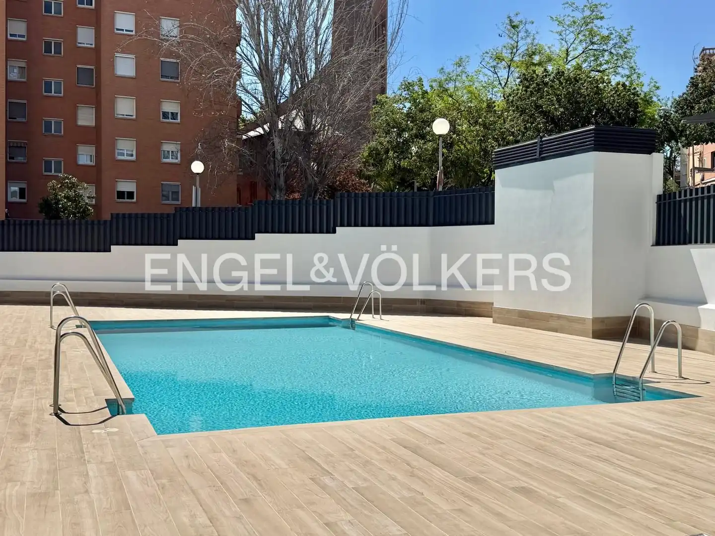 Piscina de Piso de alquiler en Badalona con Aire acondicionado, Calefacción y Parquet