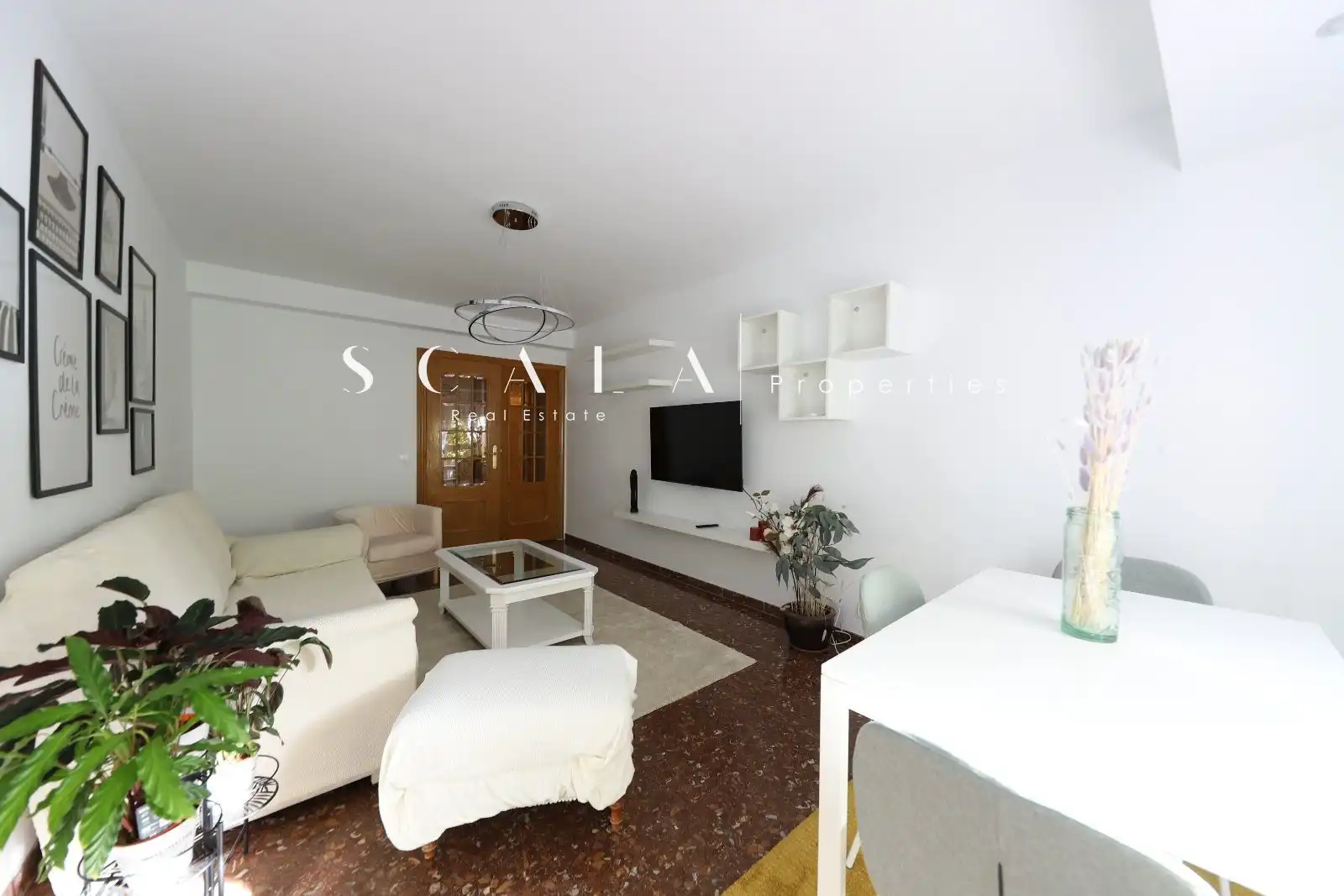 Living room of Flat for rent in Madrid  with Air Conditioner, Heating and Terrace