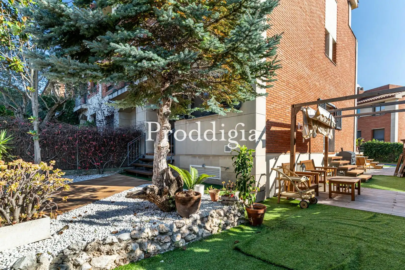 Garden of Detached homes for sale in Sant Cugat del Vallès  with Air Conditioner, Heating and Private garden