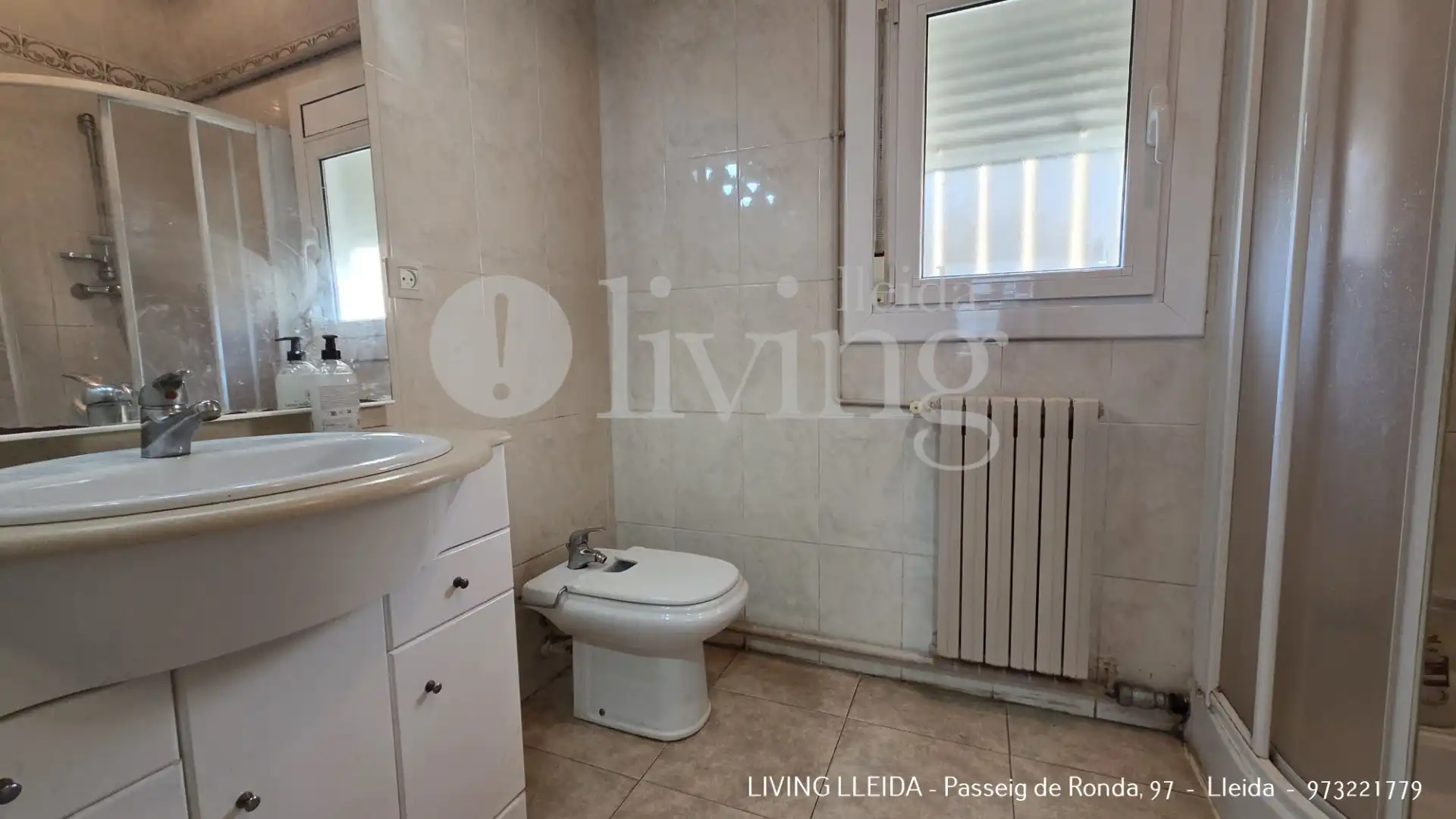 Bathroom of Houses for sale in Lleida  with Heating, Private garden and Storage room